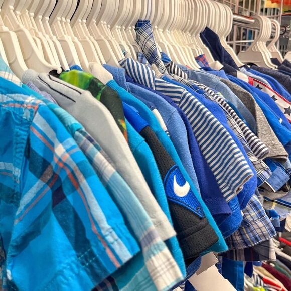 Huge lot Youth Boys mystery bundle size 10-14 small, med, large - Picture 2 of 4